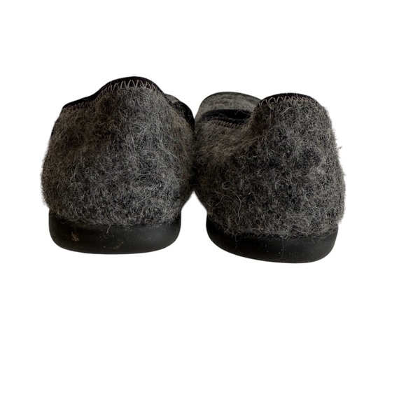 Keen Sienna Wool Mary Jane Gray Flats with Cushioned Sole and Slip-On Design - Picture 3 of 9